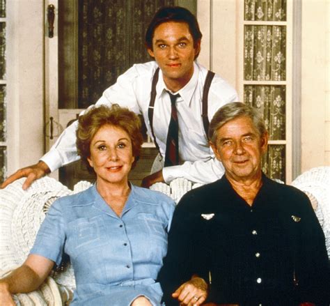 ‘The Waltons’ Actor Richard Thomas Shares Memories Of Ralph Waite