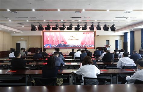附属阜阳人民医院党员干部收看热议党的二十大开幕会