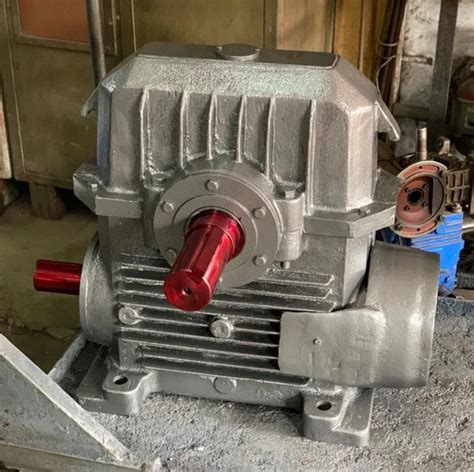 Industrial Gear Boxes - Universal Vertical Gearbox Manufacturer from Thane