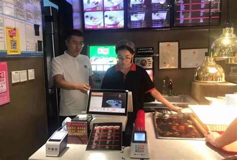 便利店收银台图片(小超市收银台实景效果图) _视觉癖