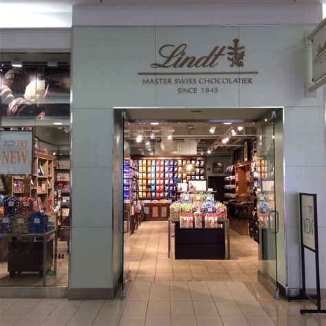 Lindt Chocolate Shop (Niagara Falls) - All You Need to Know BEFORE You Go