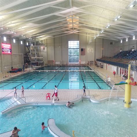 Play St. Louis: Indoor Pool at St. Peter's Rec Plex