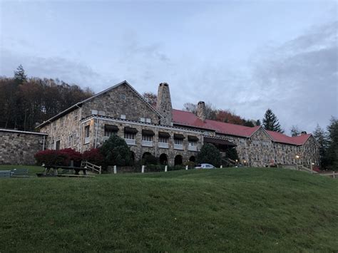 Where to Stay in Mountain Lake: Best neighborhoods | Expedia