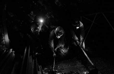 600名矿工曾用镢头挖煤年产能不足5万吨
