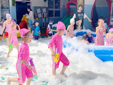 麻步镇红星幼儿园开展“泡沫之夏”快乐玩水活动