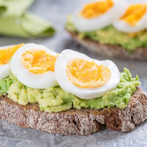 How Much Protein in an Egg and 11 Foods With More Protein - Dr. Axe