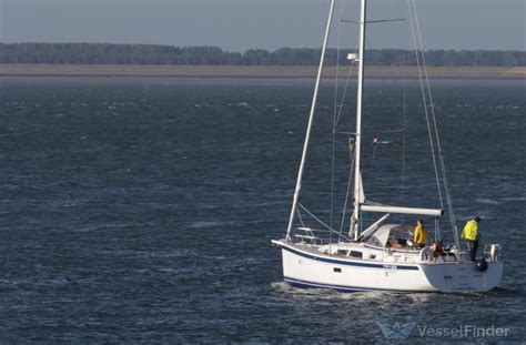 TRYGG, Pleasure craft - Details and current position - MMSI 211702740 ...