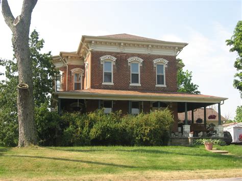 Larwill Funeral Homes, funeral services & flowers in Indiana