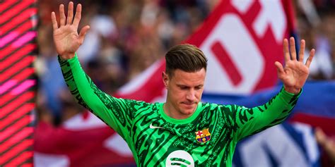 Ter Stegen habla ante la afición en el Trofeo Joan Gamper