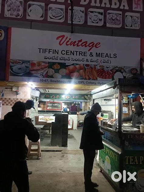 Tiffin all ronder Master, idly dosa bonda wada Puri sambhar parota ...