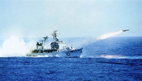 海军055型驱逐舰首舰南昌舰今天入列_仪式