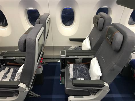 Lh A350 Sitzplan | Lufthansa Premium Economy - EMVQMJ