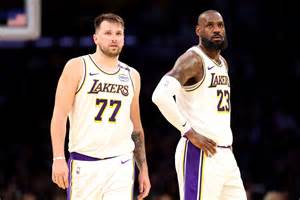 Lakers Reveal Injury Status of LeBron James, Luka Doncic vs Bulls ...