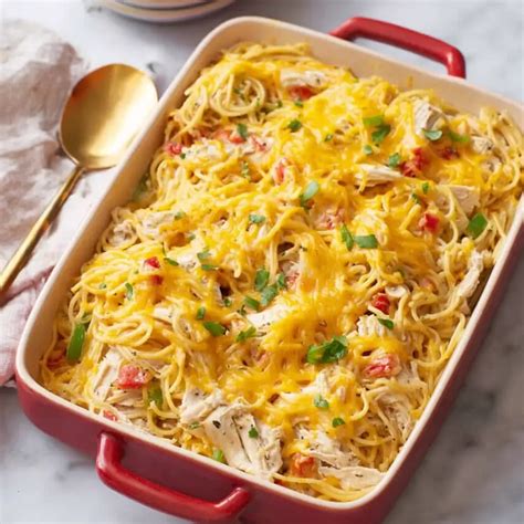 Chicken Spaghetti – Easy Cheesy Casserole for the Family 1