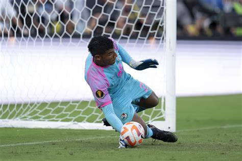 Mosquera’s PK saves secure place in Final for Panama