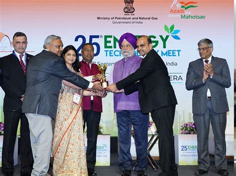 IndJet, unit at IOCL-Barauni flagged off first batch of ATF