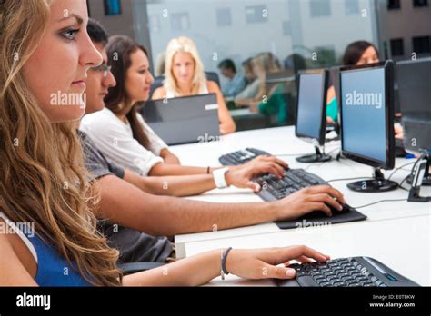 Computer Training Class 的图像结果