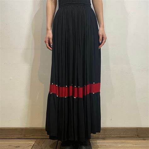 Black and red concho long skit | LEMON