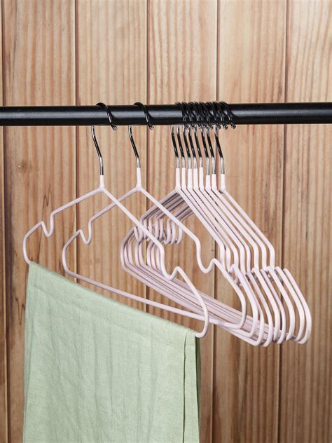 Iron, Cloth Hanger Set Of 6 Pcs, Plain, Glossy : Finish, Multicolor ...