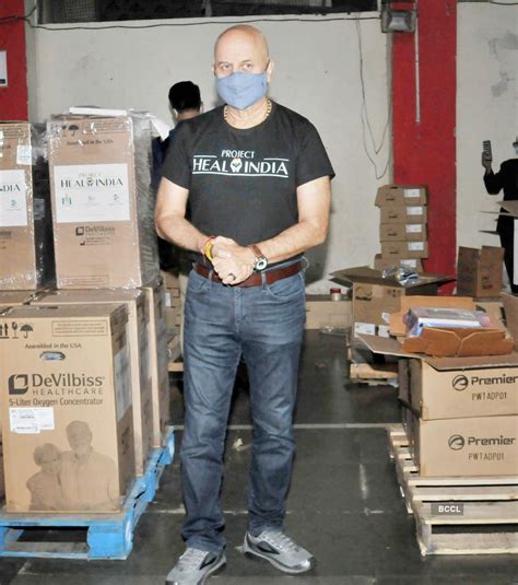 Anupam Kher donates oxygen concentrators, BiPAP machines to BMC amid ...
