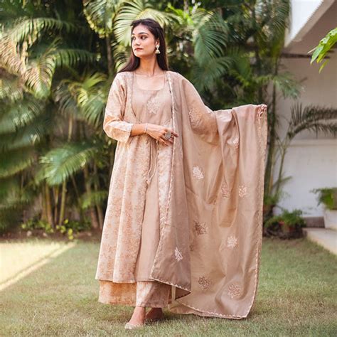 Women's Ethnic Wear for Weddings & Parties | The Indian Couture