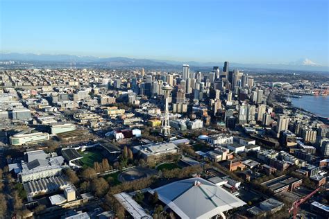 Seattle Aerial View 的图像结果
