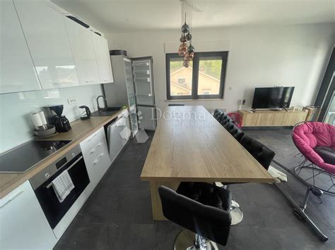 OMIŠALJ, PRVI RED DO MORA, 2s+DB, apartman, površina 67,20m2