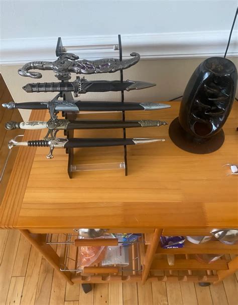 Pocket Knife Display Cases