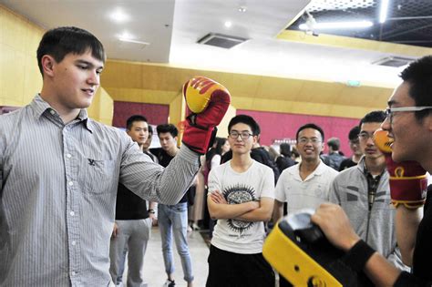“中俄青年友好交流年”中俄大学生交流活动北京举行--时政--人民网