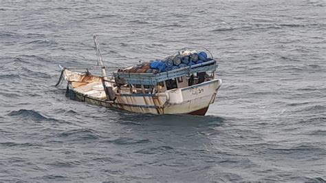 महाराष्ट्र में समुद्र के पास दिखी यमन की नाव, नहीं मिली कोई संदिग्ध चीज ...