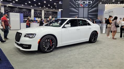 2023 Chrysler 300C Is A Rowdy 6.4-liter HEMI V8 Farewell To An American Classic | Carscoops