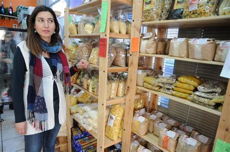 Portraits de Grecs transformés par cinq ans de crise | Mediapart | Coat ...