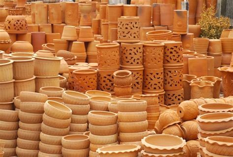 Groupe de vases en argile | Photo Premium