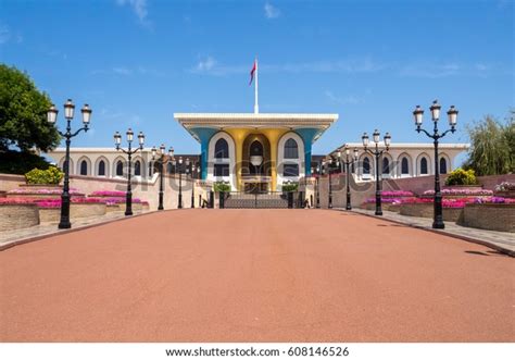 Absolute Monarchy 的图像结果