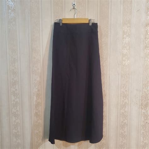 A-Line Black Skirt Rok Hitam Panjang, Fesyen Wanita, Pakaian Wanita ...