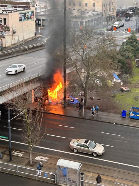 Morrison Bridge right now. : r/Portland