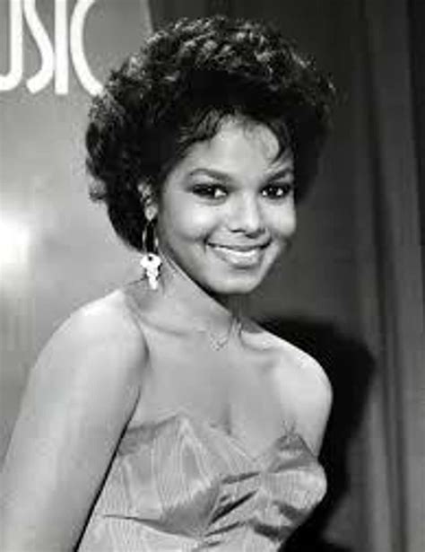 27 Photos of Janet Jackson When She Was Young