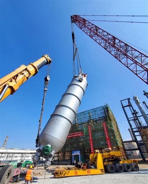 华陆公司：神华包头项目甲醇合成塔吊装完成 - 化工号