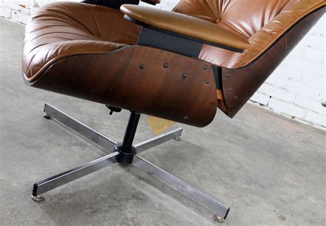 Mid-Century Modern Plycraft Eames-Style Lounge Chair and Ottoman For ...