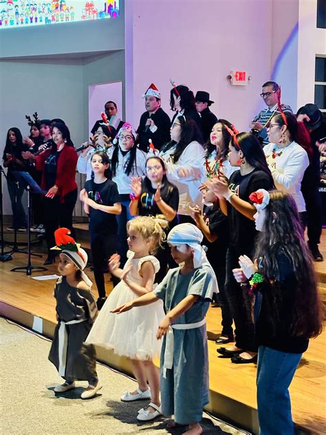 Christmas Concert in Spanish by #ElClubHispanodeArtes! | Cristina España
