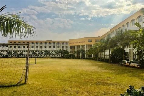 OIST Bhopal has Around 17 Acre Campus Review by Aditi Verma ...
