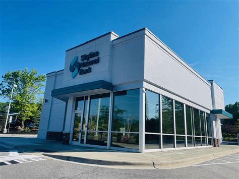 Skyline National Bank Ribbon Cutting - Boone Area Chamber of Commerce