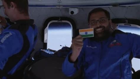 अंतरिक्ष यान स्पेस में, और हाथों में तिरंगा... गोपी थोटाकुरा ने सुनाया ...