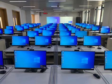 深圳北理莫斯科大学计算机实训教室建成交付使用-深圳北理莫斯科大学