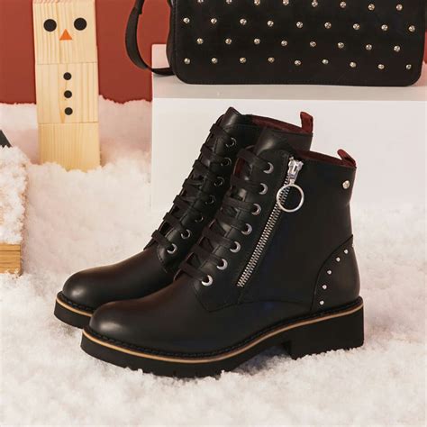 Pin de evelyn en Botines | Zapatos tenis para mujer, Botines, Botines ...