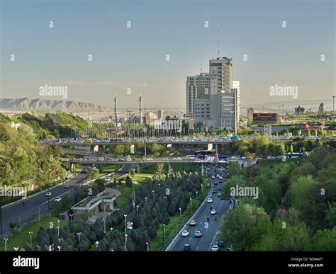 Tehran, Iran. 19th Apr, 2017. 19.04.2017, Iran, Tehran: Cityscape of the Iranian capital Tehran ...
