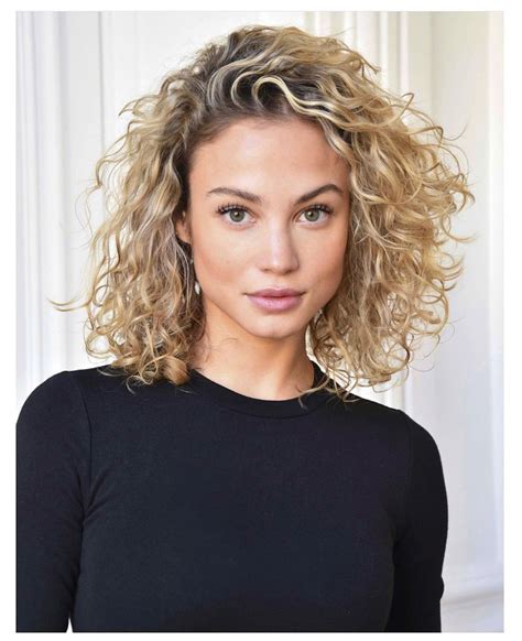 Short Curly Blonde Hair