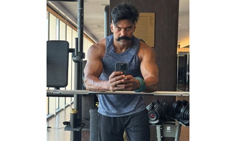 Arya drops important update on 'Vettuvam' climax shoot