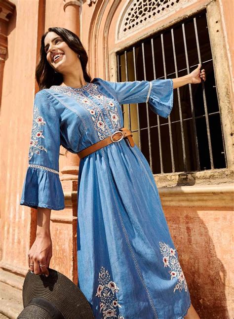 How to Choose the Perfect Kurtas for Every Body Type – Lakshita