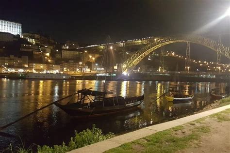 Porto Fado Show with Dinner, Wine and Luxury Hotel Transfer 2020